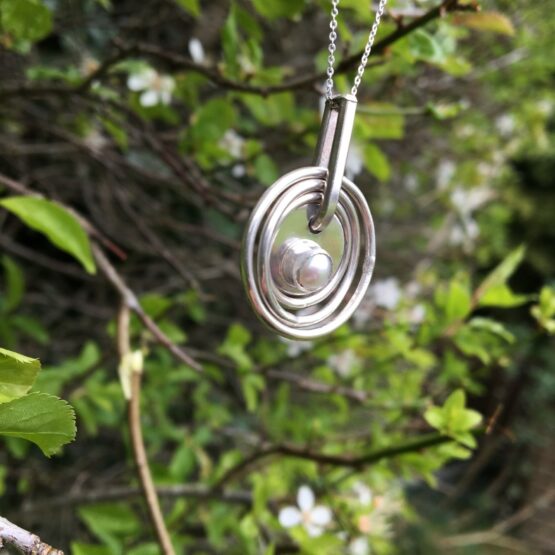 Chilli Designs pearl concentric circles pendant