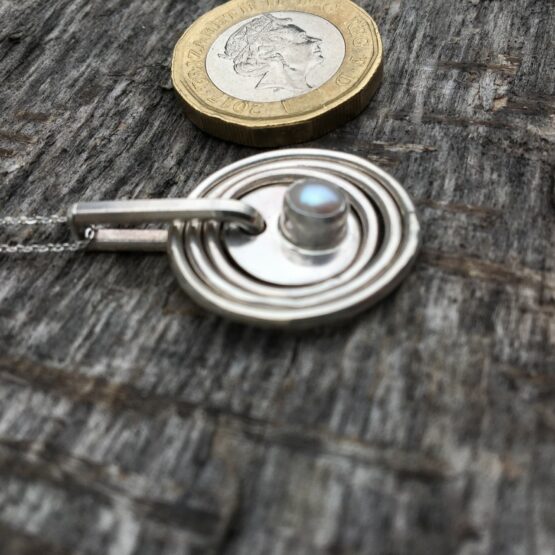 Chilli Designs pearl concentric circles pendant
