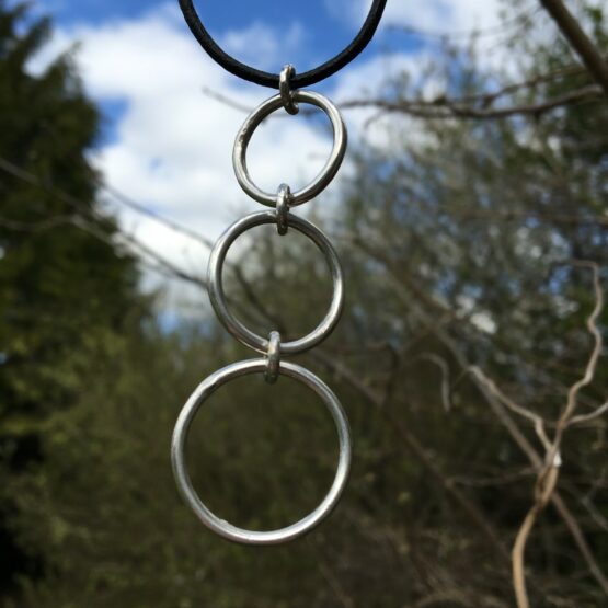 chilli designs plain 3 circles pendant