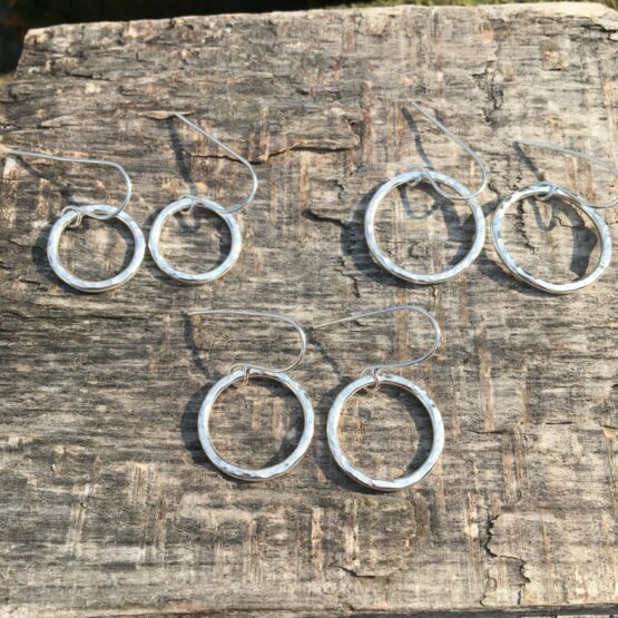 Chilli Designs hammered circle earrings