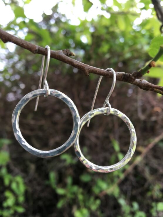 Chilli Designs circle hammered drop earrings medium