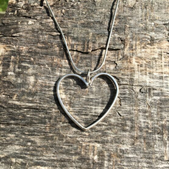 Chilli Designs Open heart pendant necklace