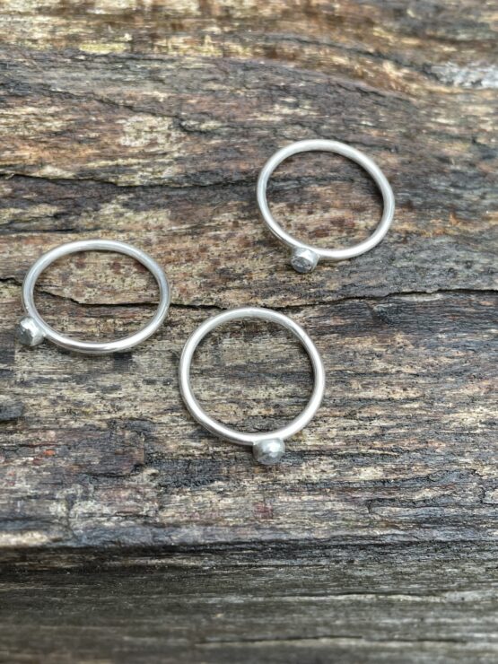 Chilli Designs 3mm labradorite ring