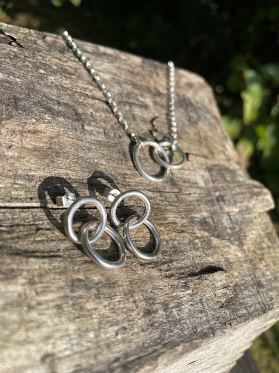 Chilli Designs double silver ring set