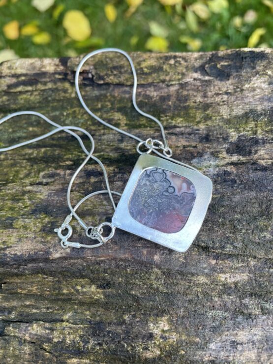 Chilli Designs crazy lace agate necklace